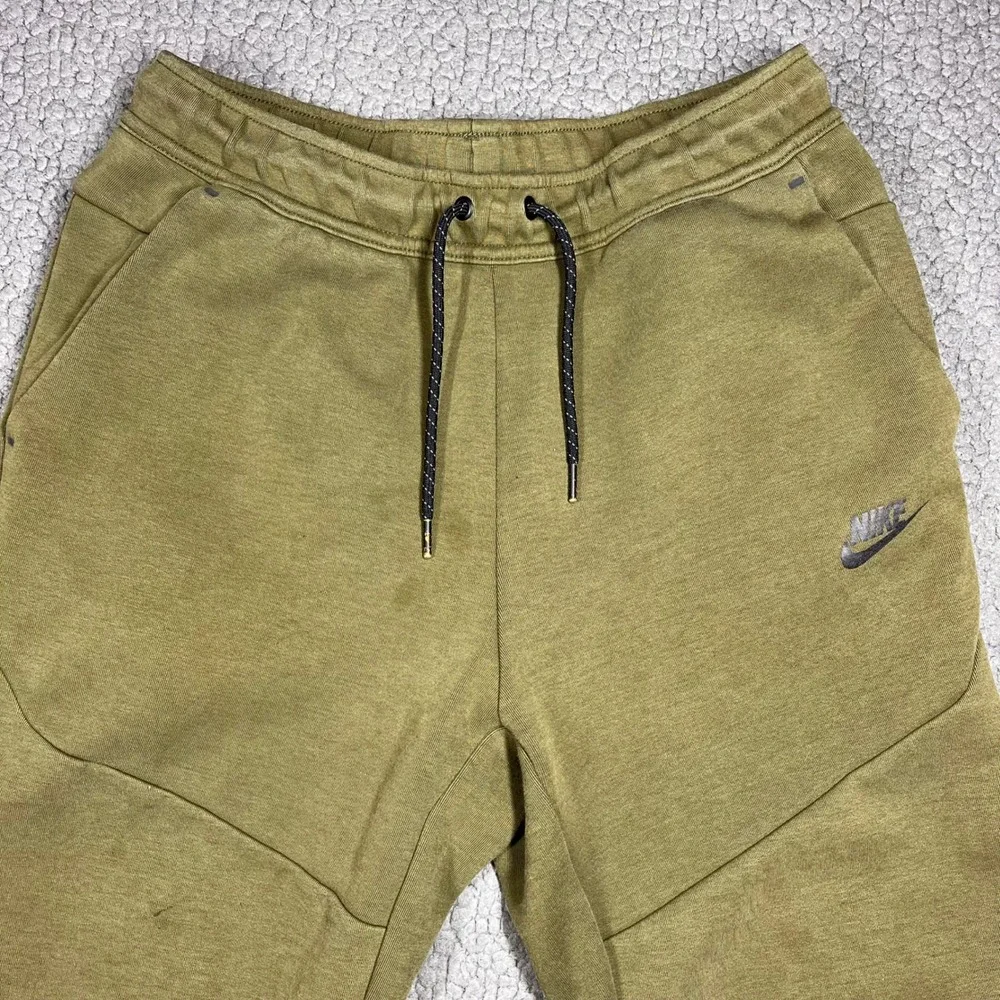 Nike Sportswear Tech Fleece Joggers Olive Green‎ Tapered Sweatpants CU4495-326 M